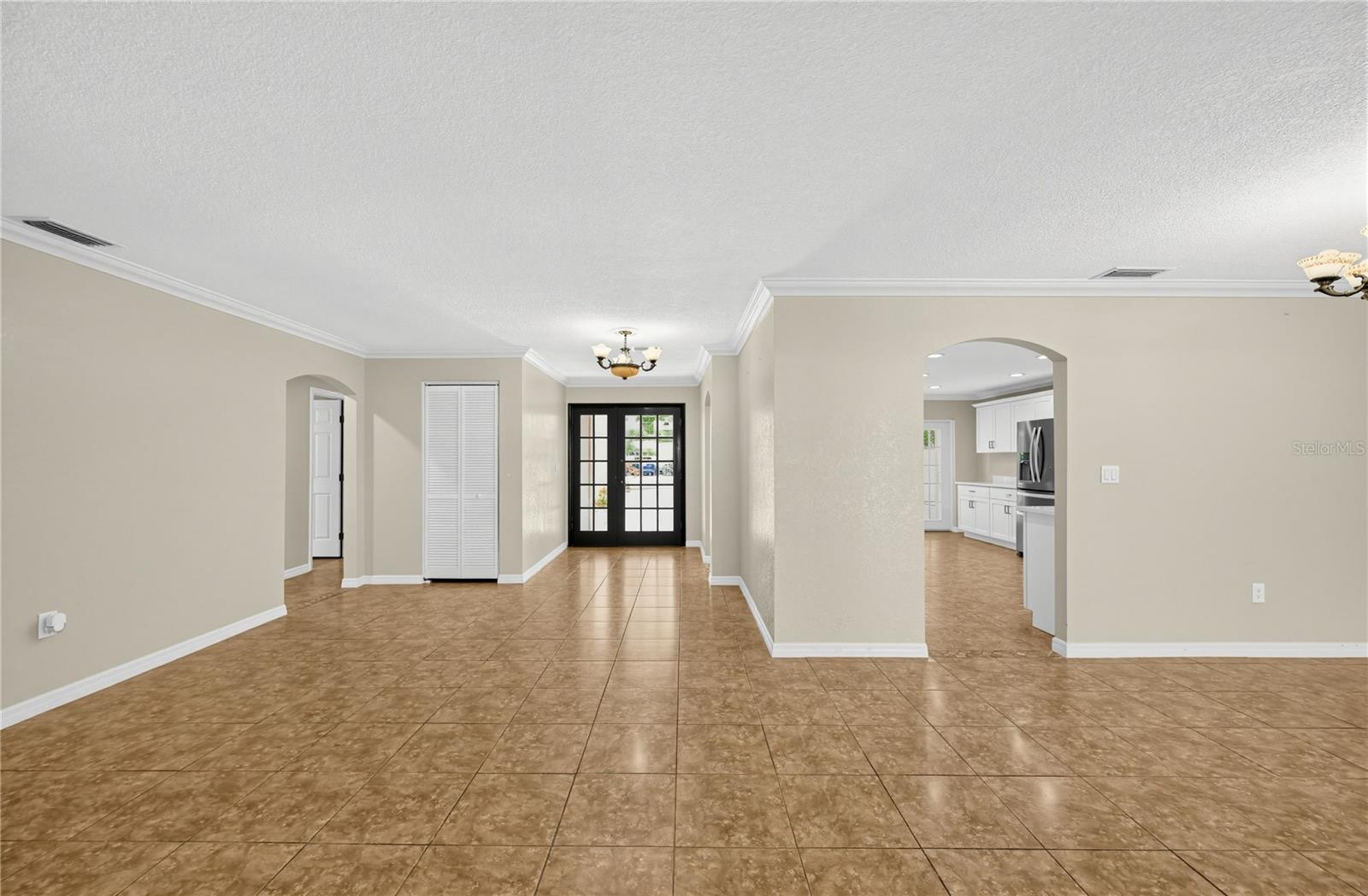 915 Seminole, Tarpon Springs, FL 34689