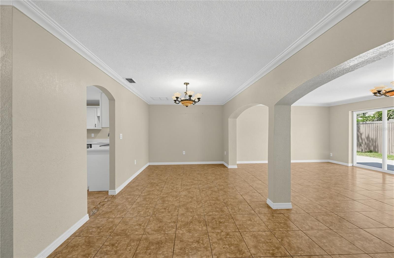 915 Seminole, Tarpon Springs, FL 34689
