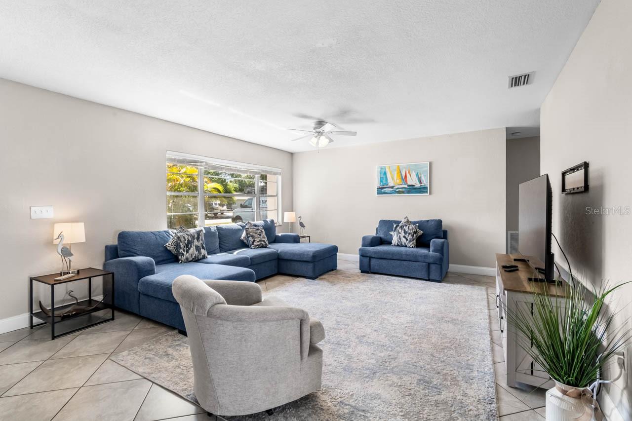 7036 13th, Sarasota, FL 34243