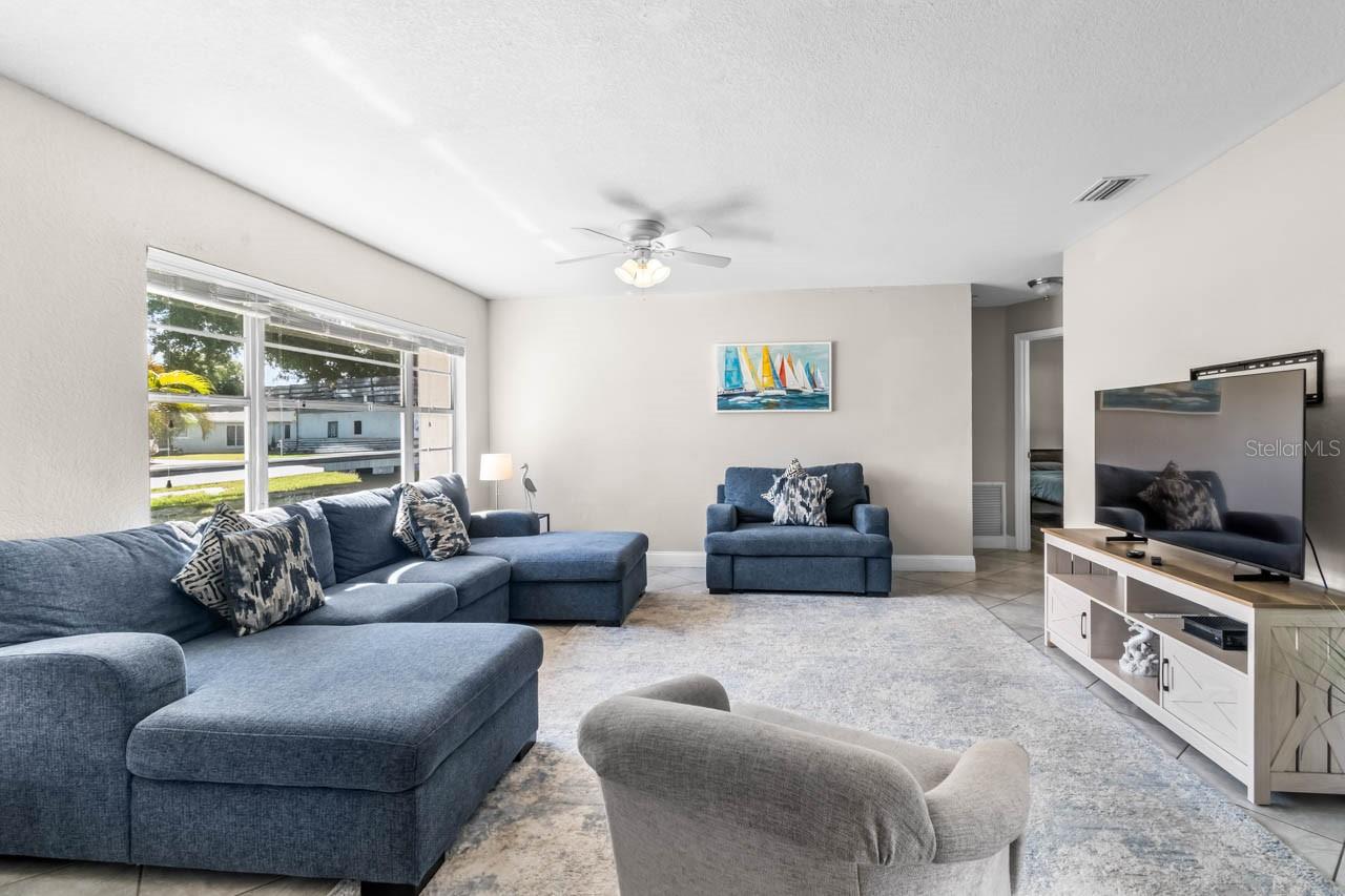 7036 13th, Sarasota, FL 34243