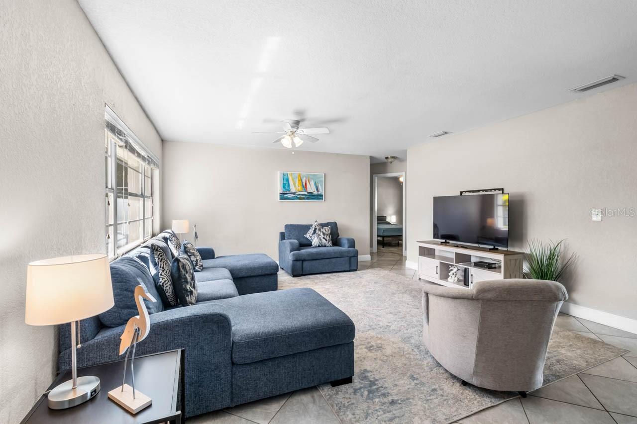 7036 13th, Sarasota, FL 34243