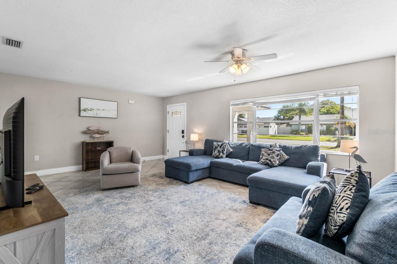7036 13th, Sarasota, FL 34243