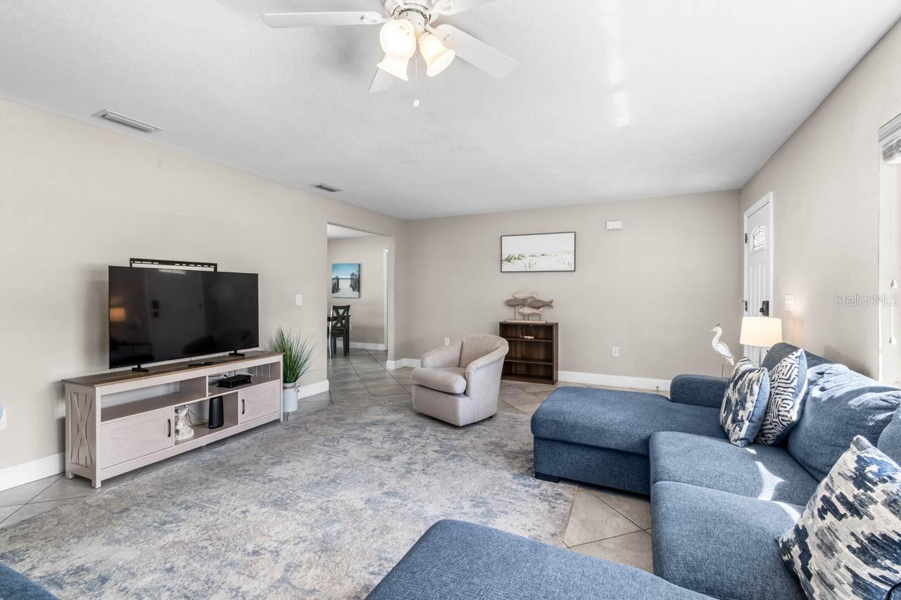 7036 13th, Sarasota, FL 34243