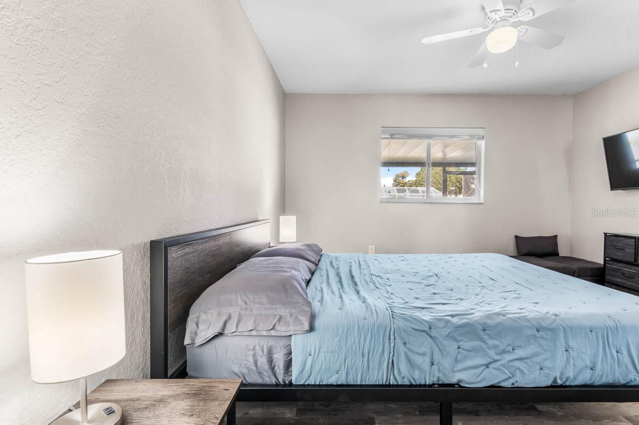 7036 13th, Sarasota, FL 34243