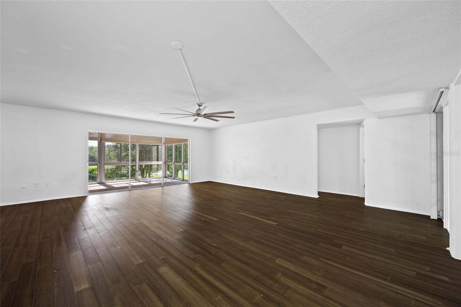 16 Country Club Unit 16, Largo, FL 33771