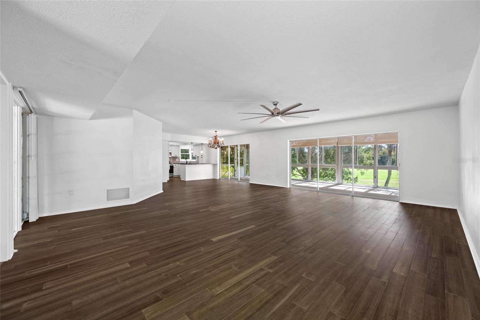 16 Country Club Unit 16, Largo, FL 33771