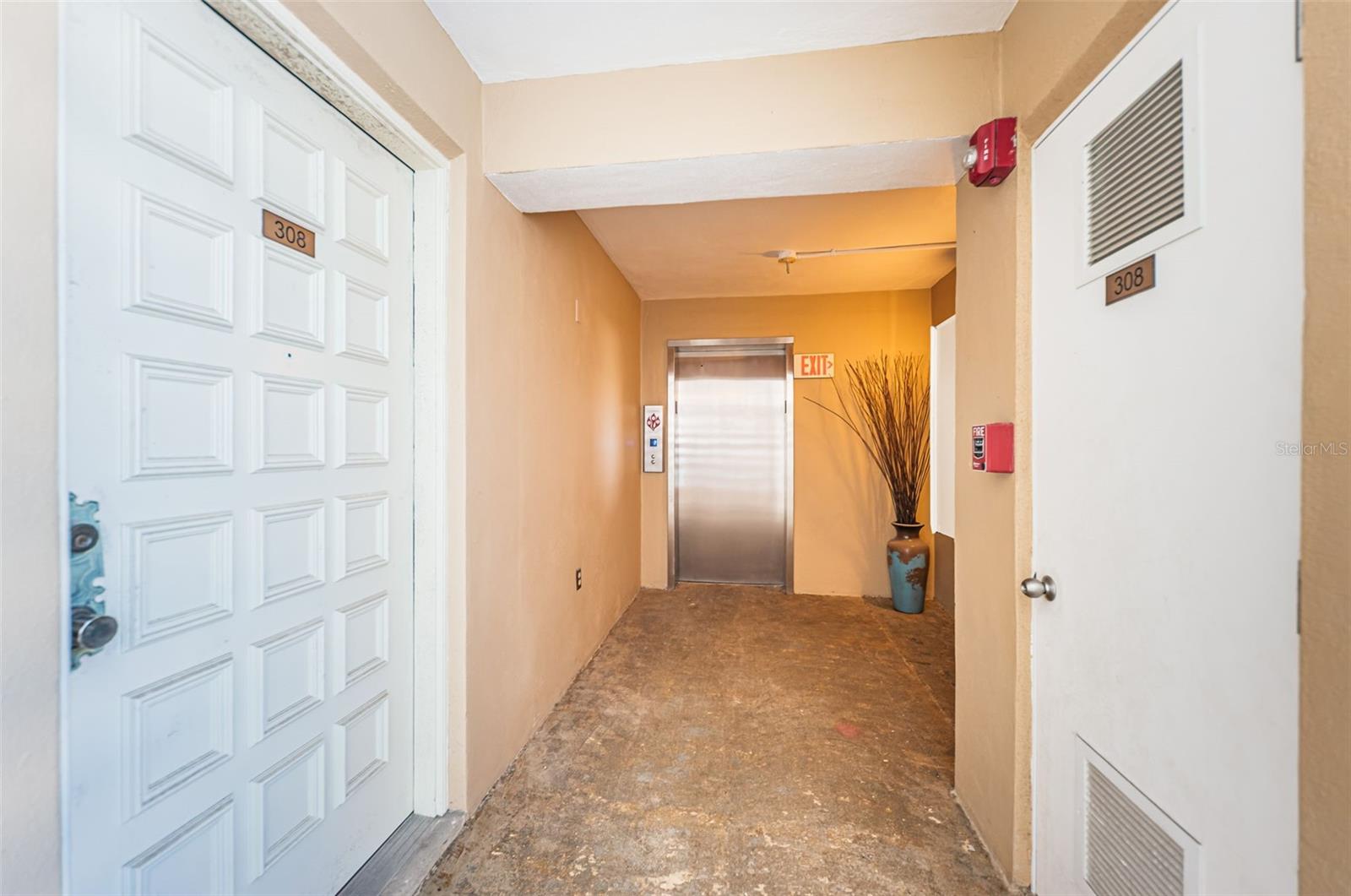 700 Beach Unit 308, St Petersburg, FL 33701