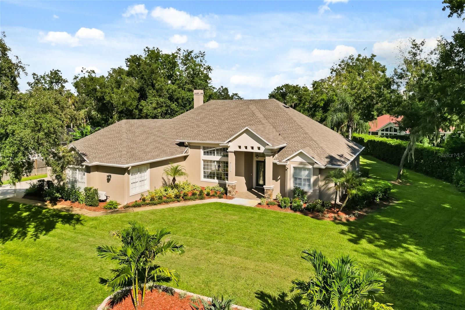 15828 Chestnut Ln, Tavares, FL 32778