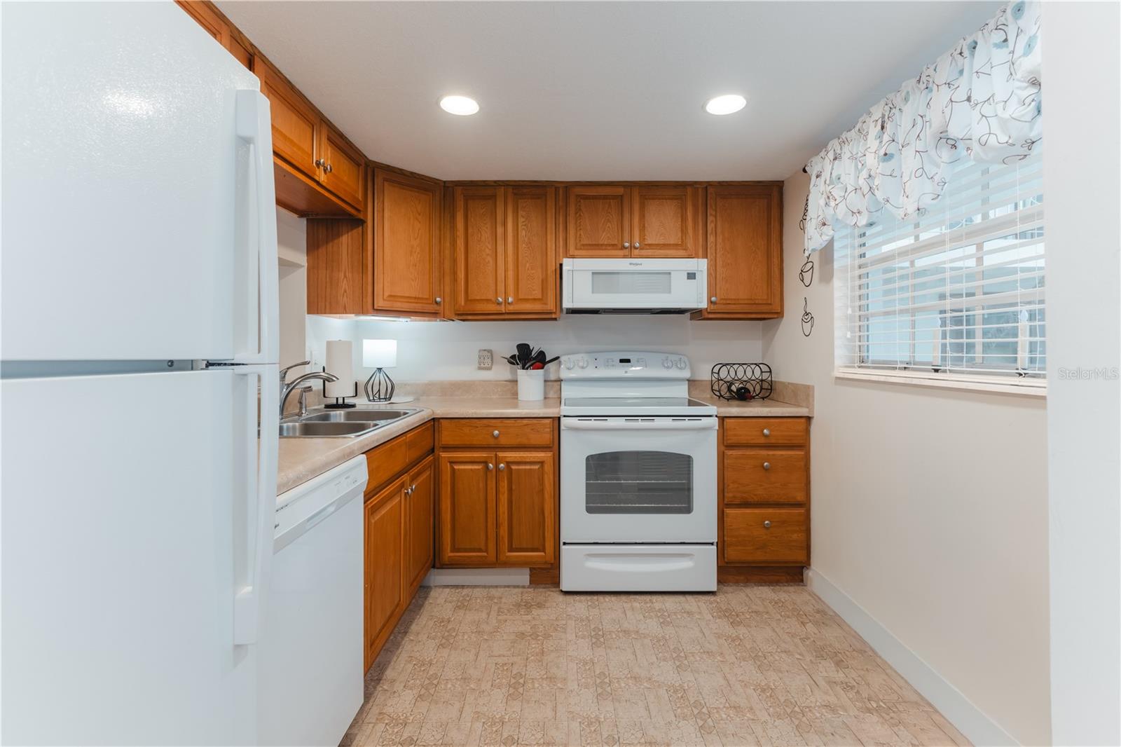 19029 Us Highway 19 Unit 2-4, Clearwater, FL 33764