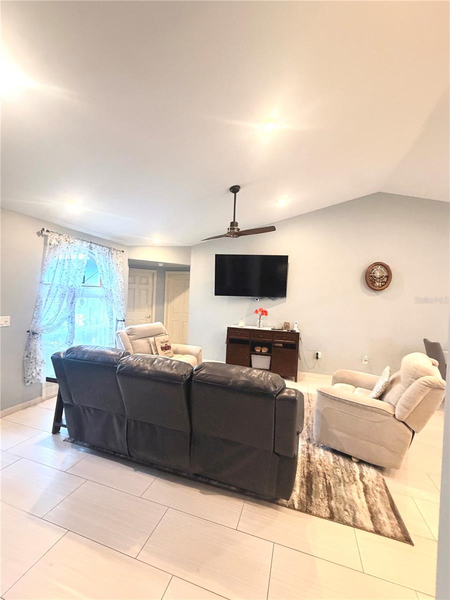 1521 Foxcroft, Palm Harbor, FL 34683