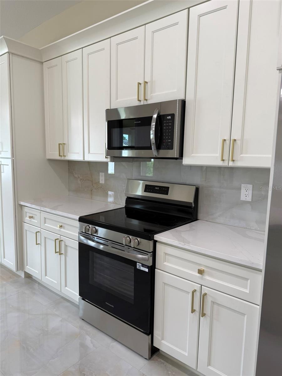 1672 Laird, North Port, FL 34286