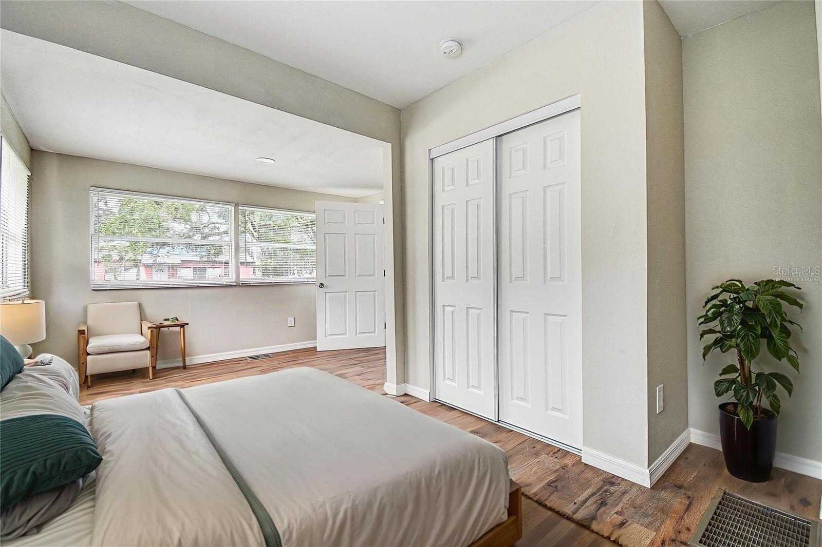 1438 10th, St Petersburg, FL 33705
