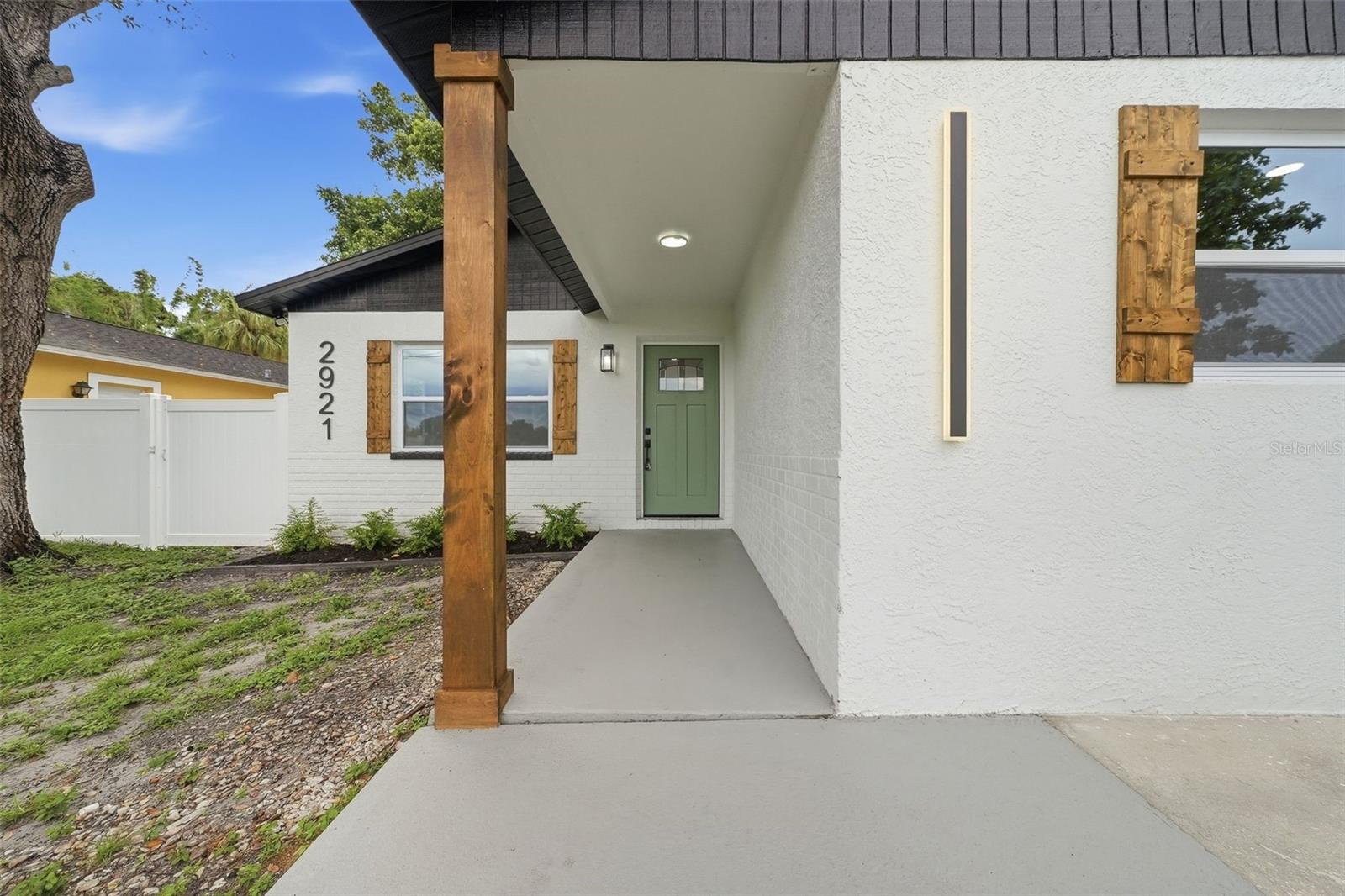 2921 57, St Petersburg, FL 33714