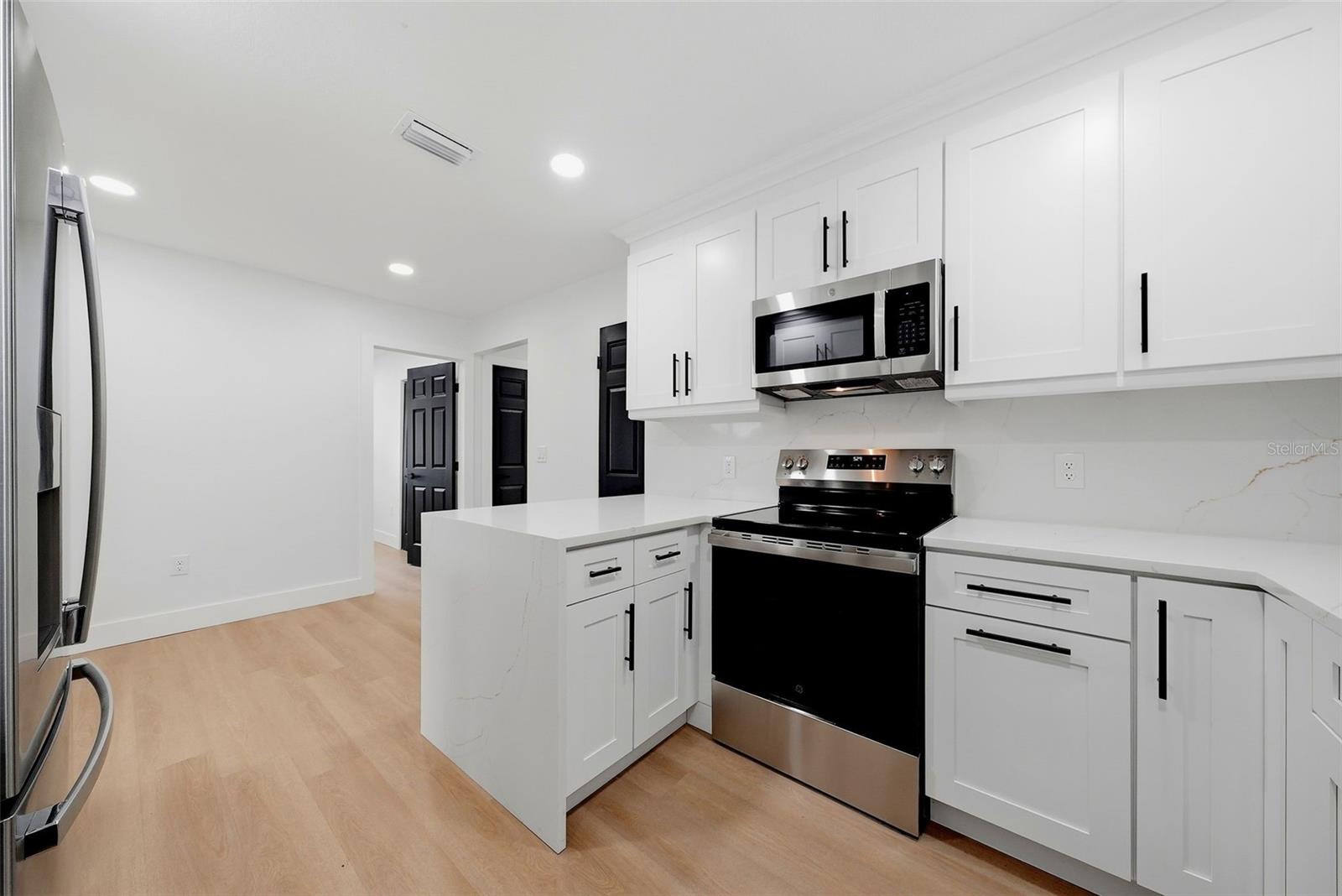 2921 57, St Petersburg, FL 33714