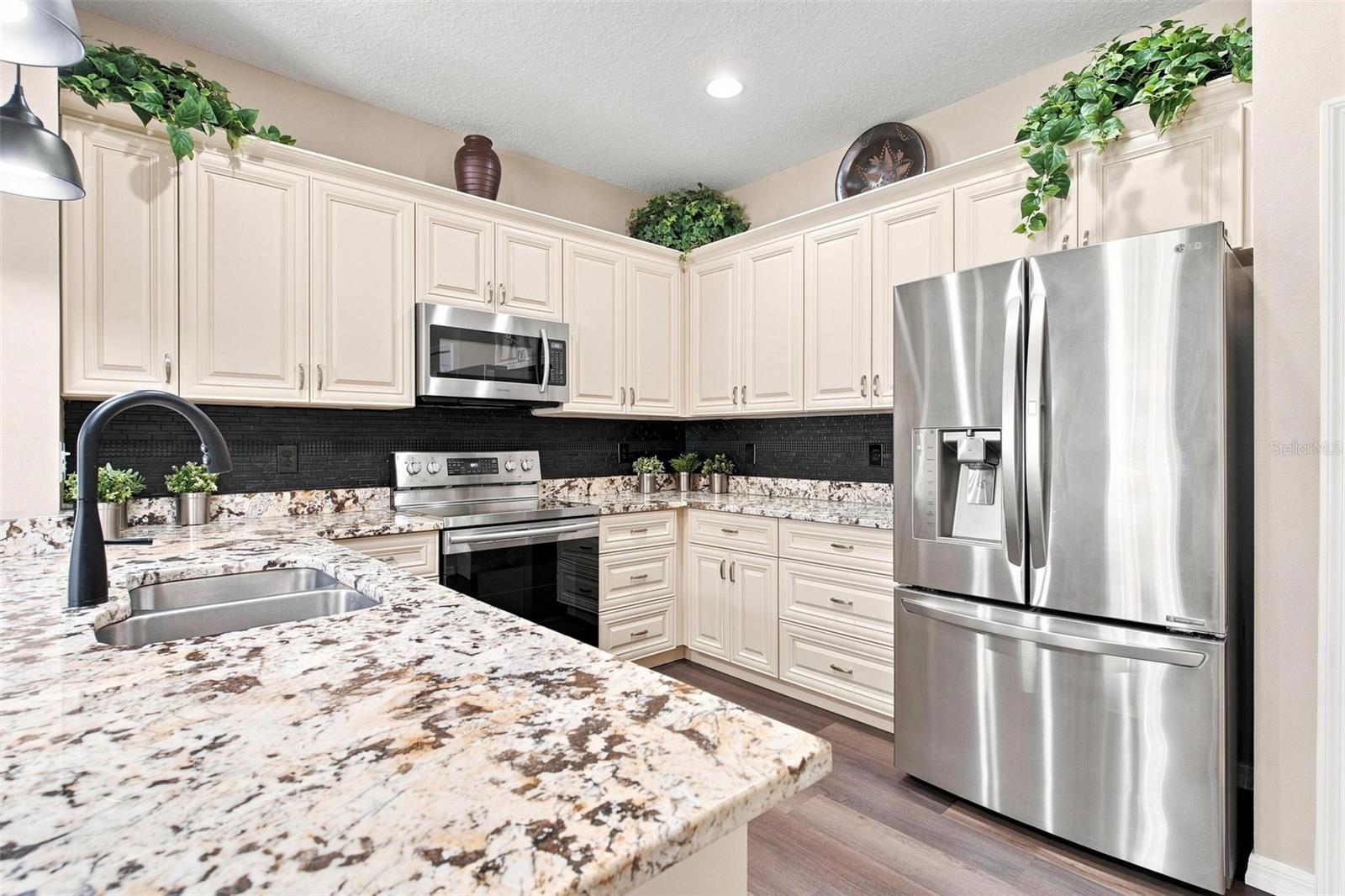 27001 White Plains, Leesburg, FL 34748