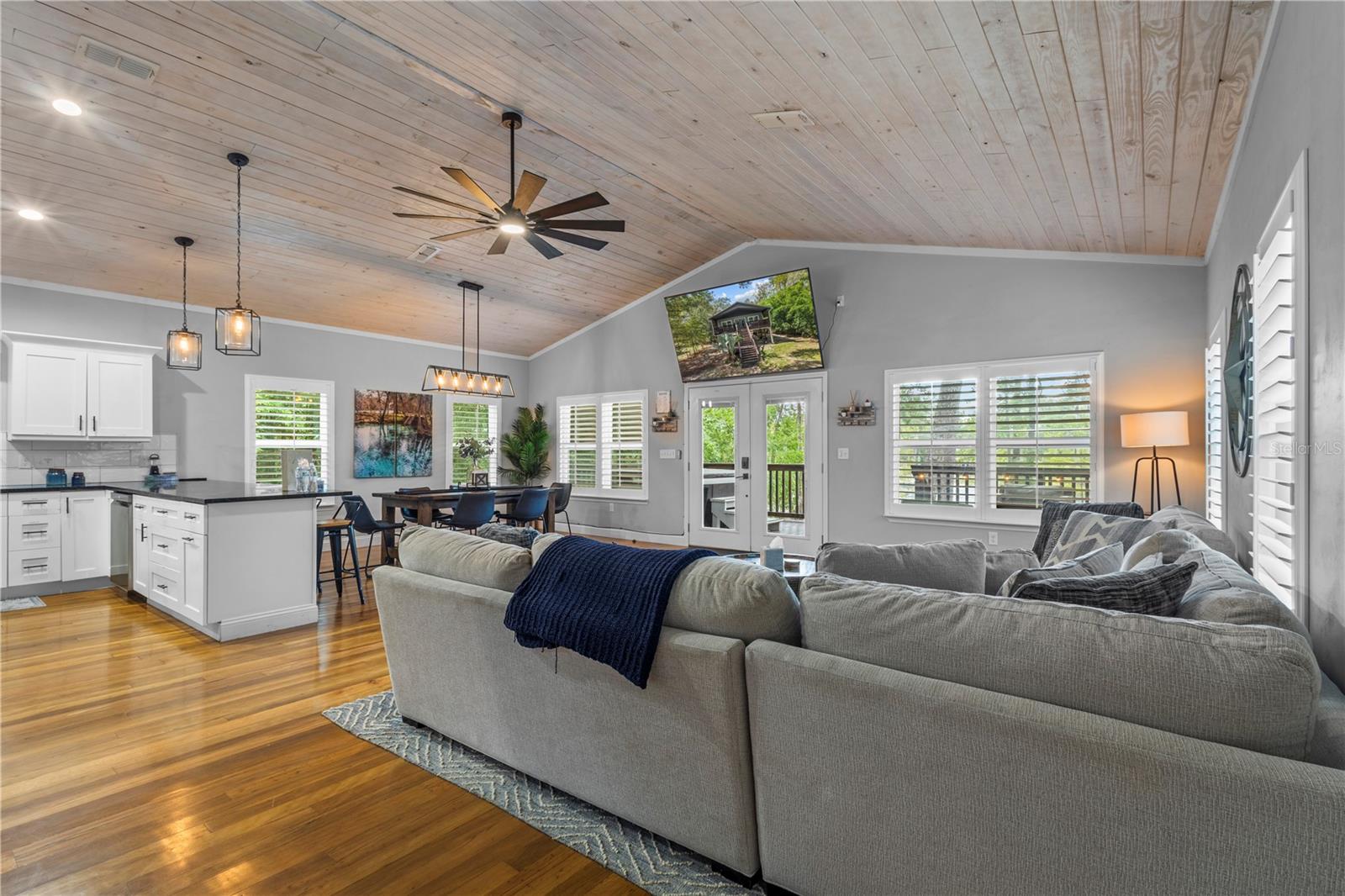 314 880th, Old Town, FL 32680