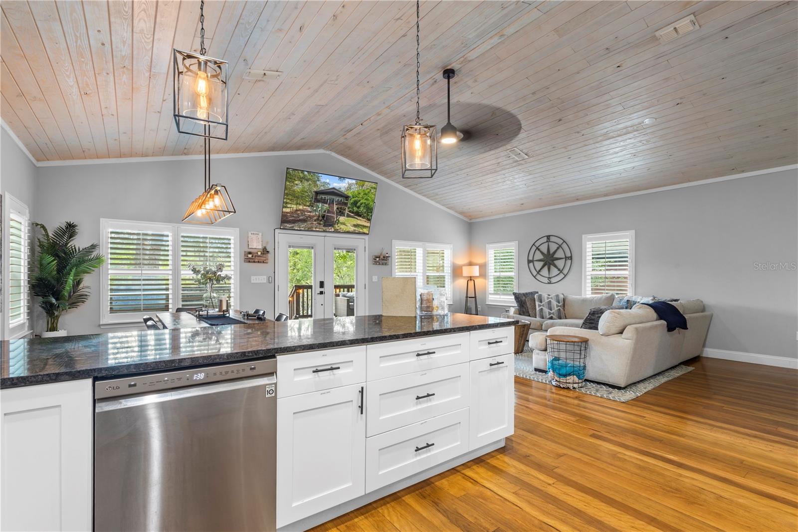 314 880th, Old Town, FL 32680