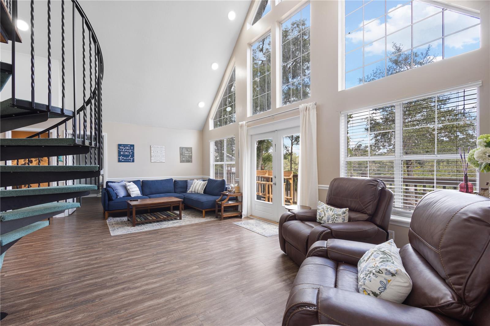 190 Riverside West, Branford, FL 32008