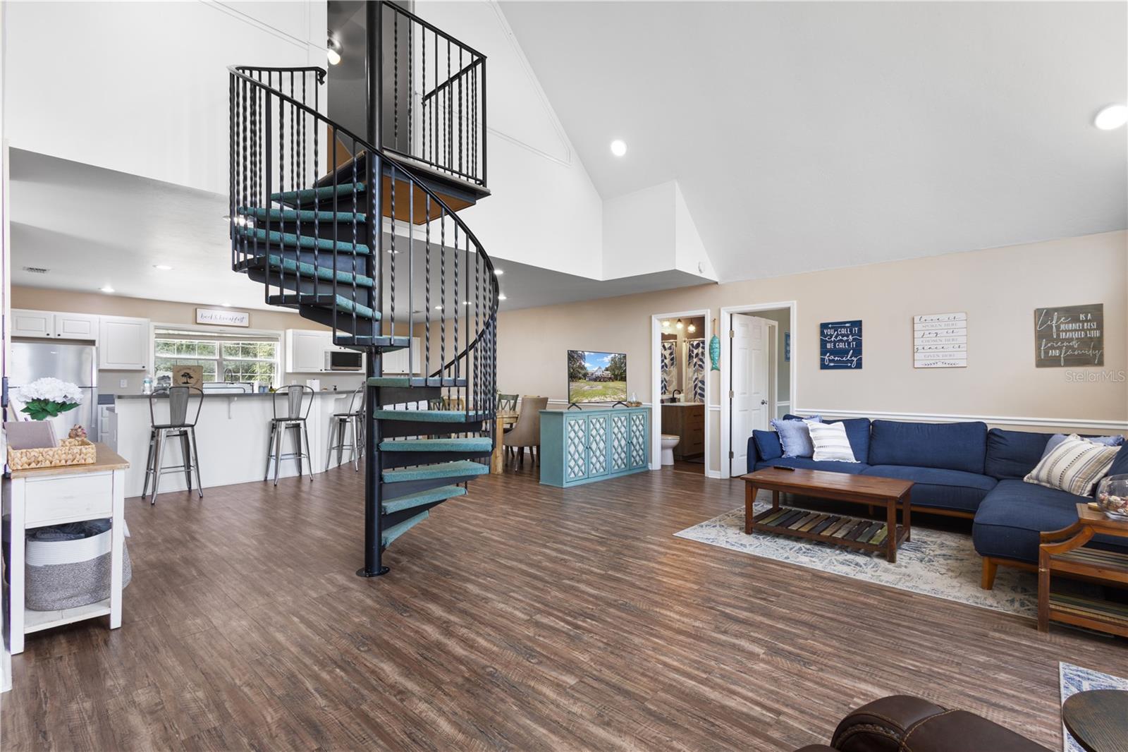 190 Riverside West, Branford, FL 32008