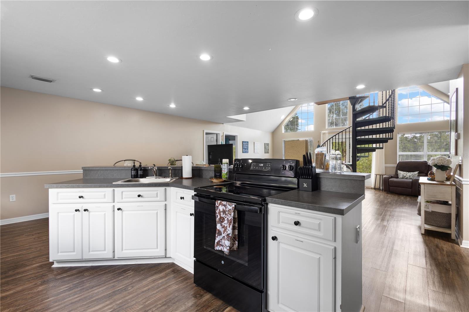 190 Riverside West, Branford, FL 32008