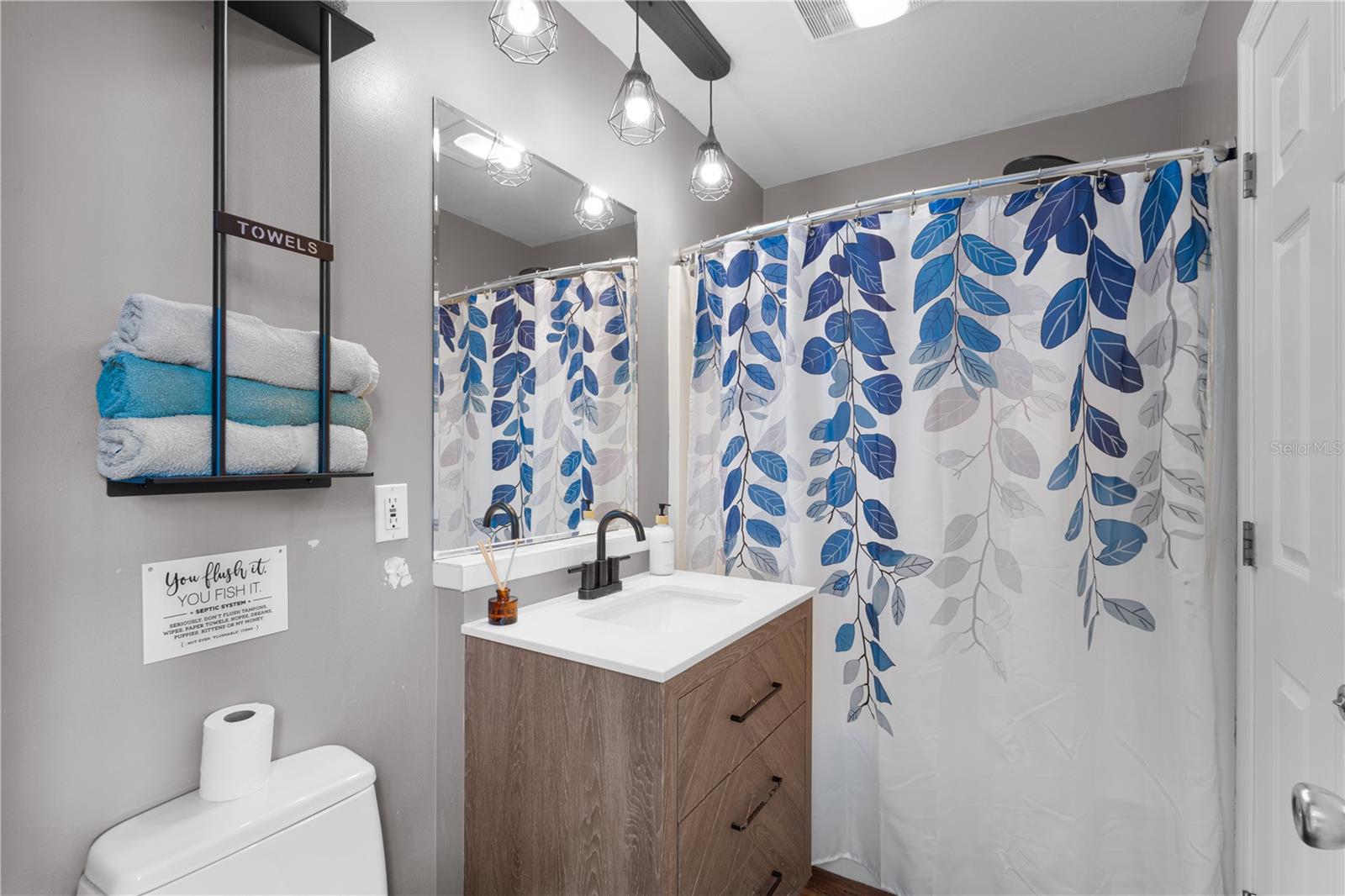 190 Riverside West, Branford, FL 32008