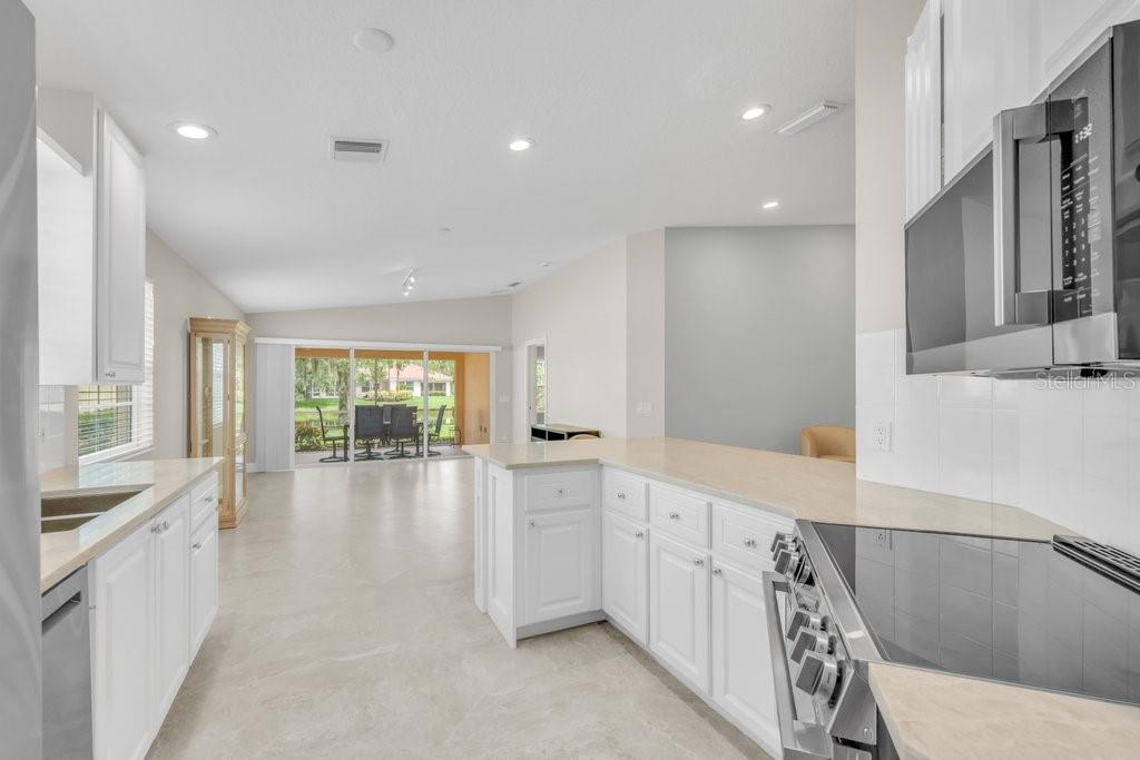 5868 Helicon, Sarasota, FL 34238