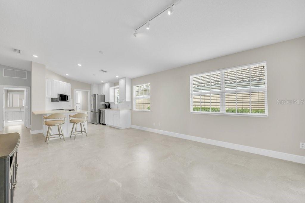 5868 Helicon, Sarasota, FL 34238