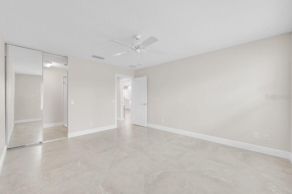 5868 Helicon, Sarasota, FL 34238