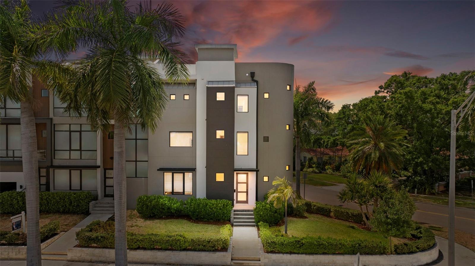 92 Davis, Tampa, FL 33606