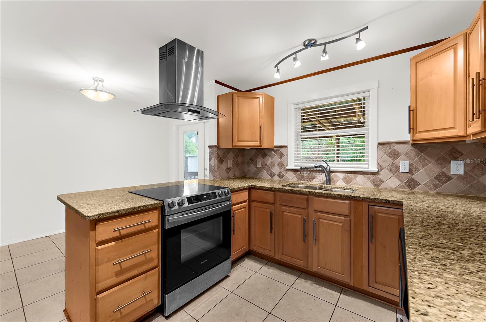 2505 13th, Bradenton, FL 34205