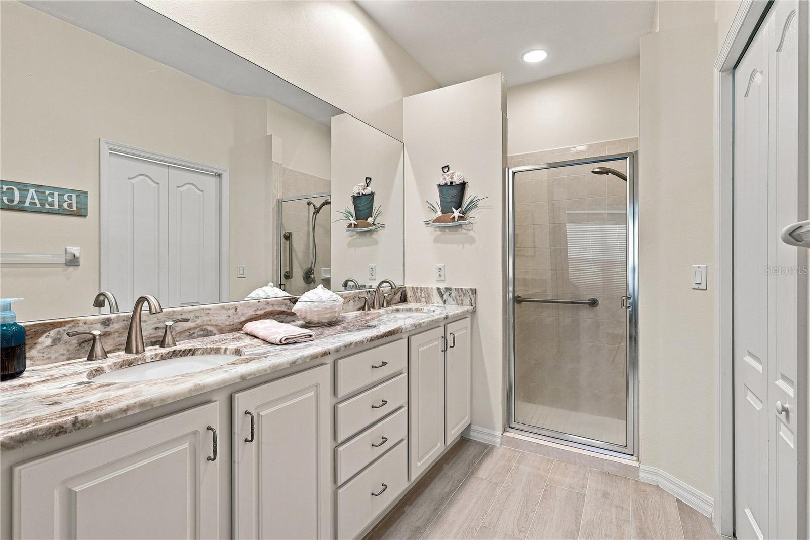 4350 Whispering Oaks Dr, North Port, FL 34287