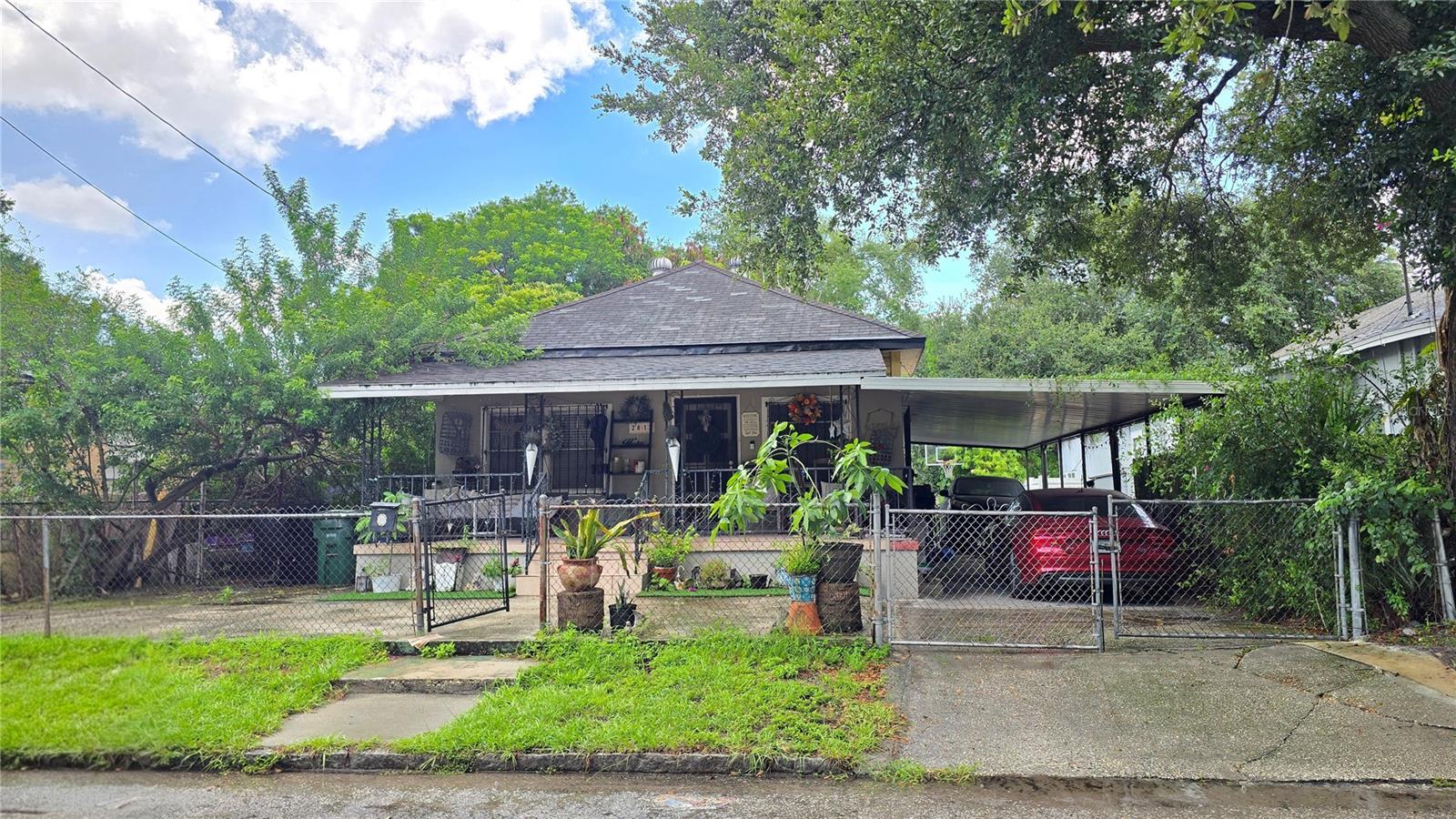 2813 Clark, Tampa, FL 33605