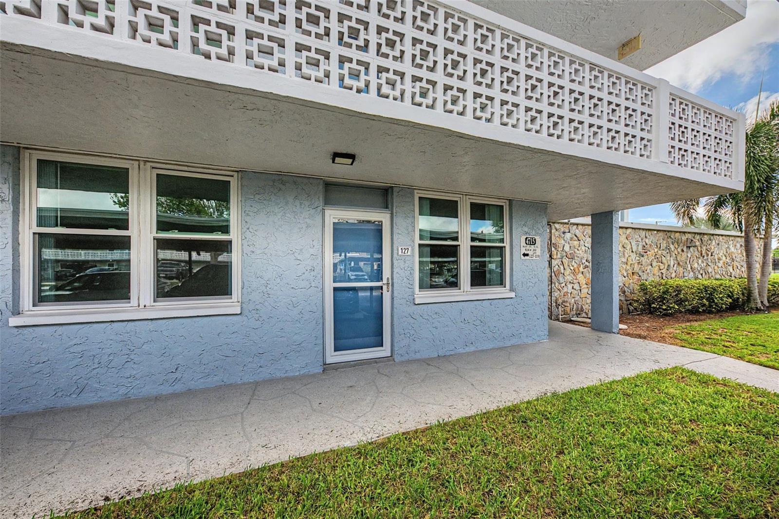 4715 Bay Unit 127, St Petersburg, FL 33703