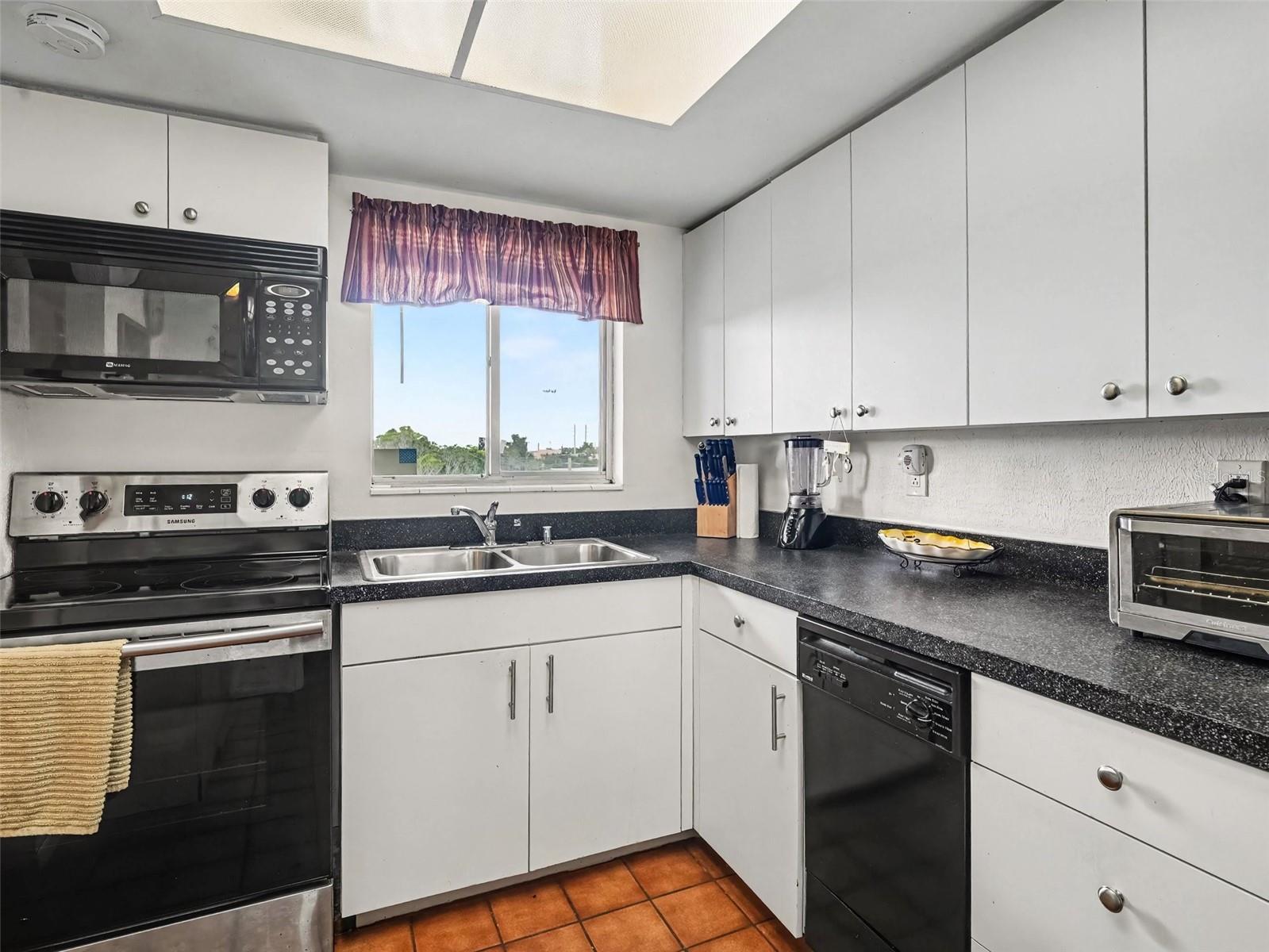 4137 Lake Bayshore Unit C505, Bradenton, FL 34205
