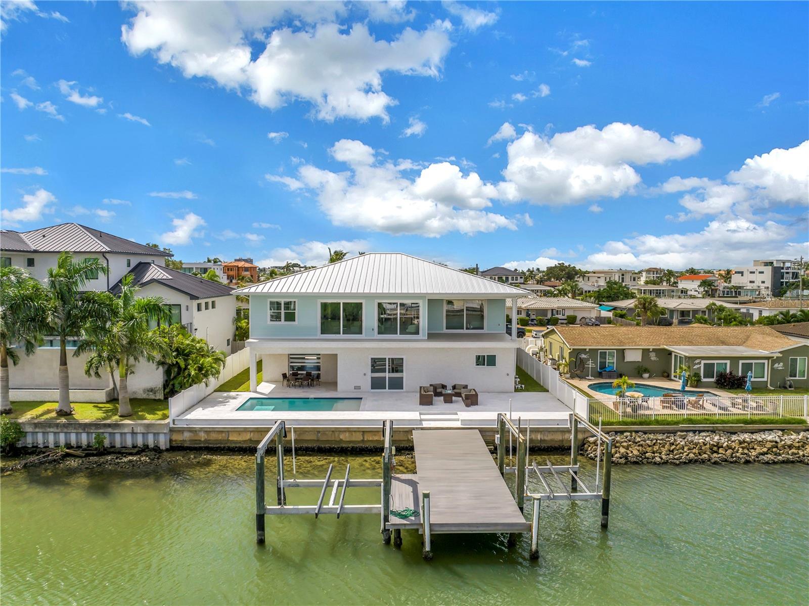 7957 2nd, St Petersburg, FL 33707