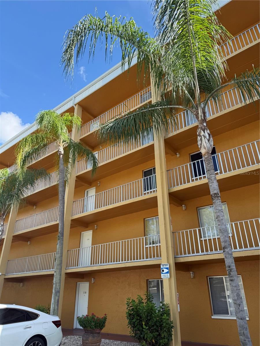 2366 Mall Unit 308, Fort Myers, FL 33901