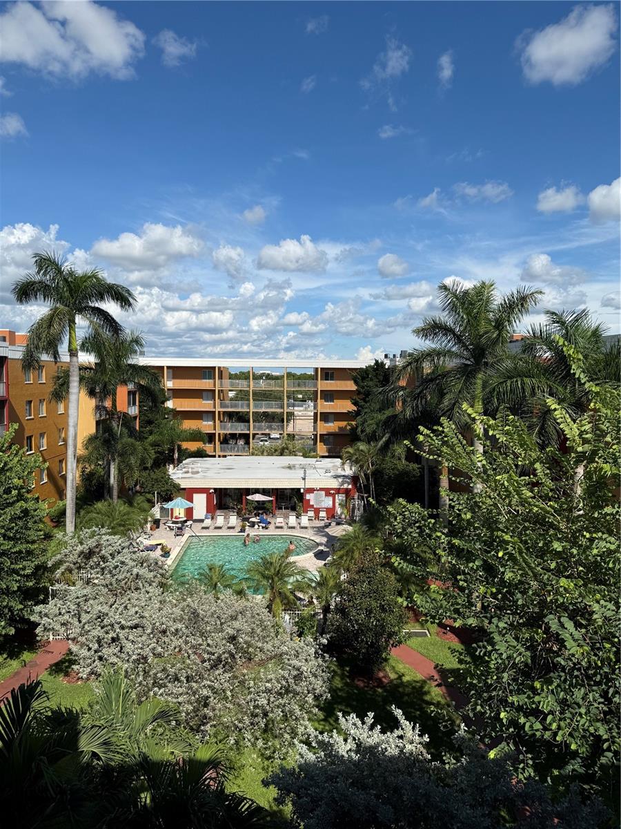 2366 Mall Unit 308, Fort Myers, FL 33901