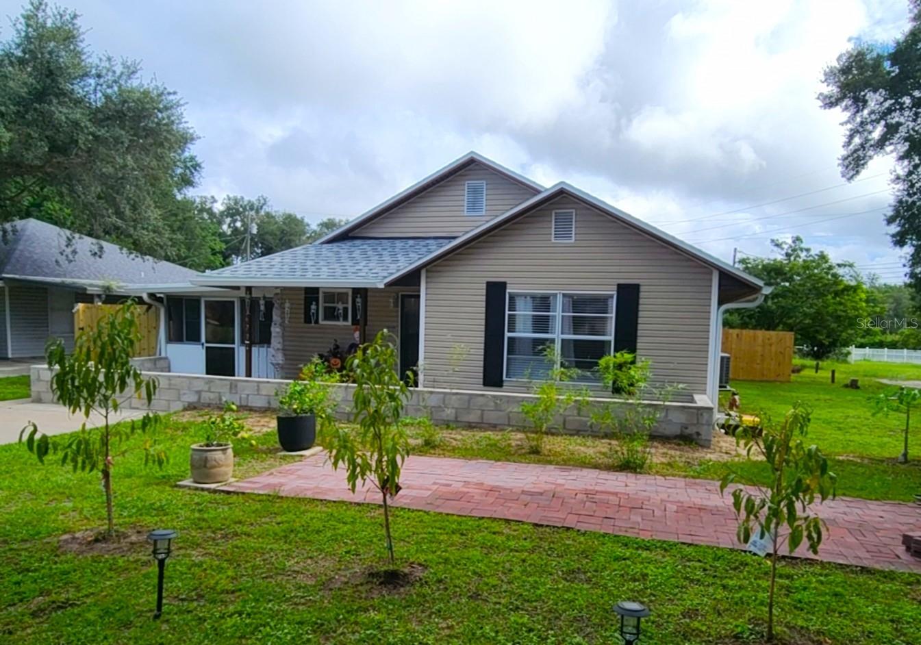 677 Warner, Groveland, FL 34736