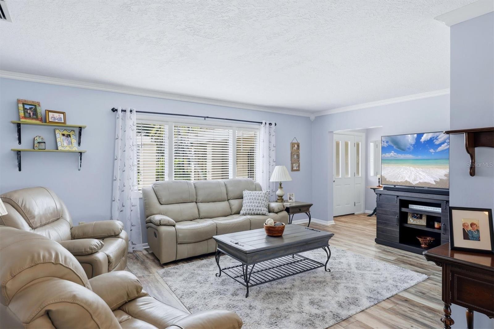 6004 9th, Bradenton, FL 34209