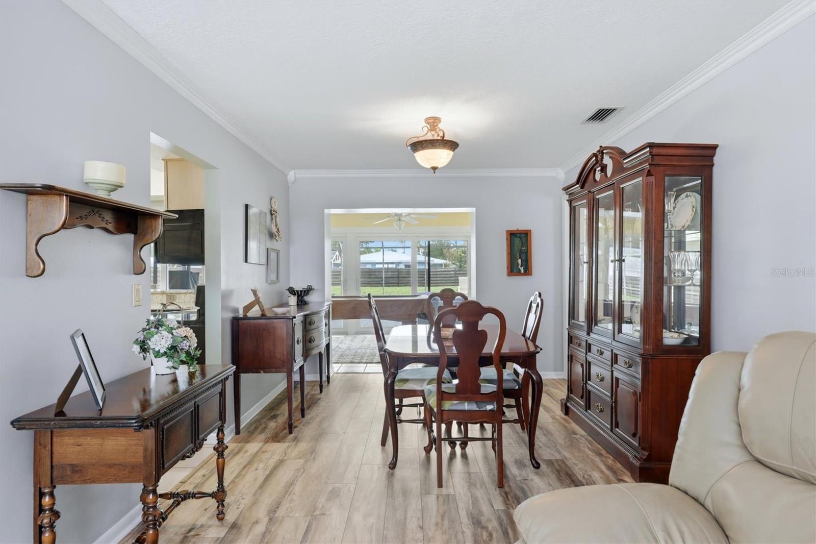 6004 9th, Bradenton, FL 34209