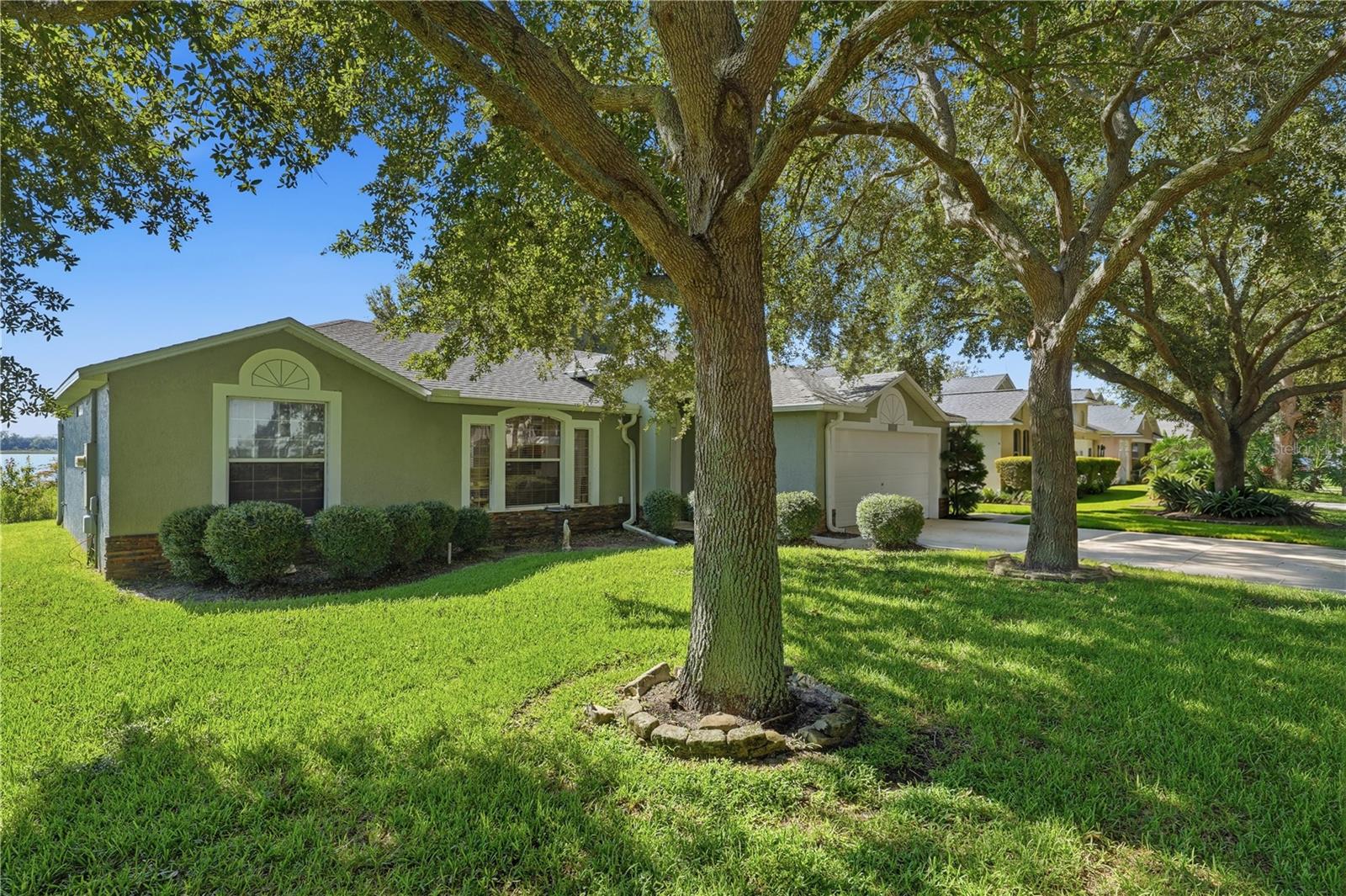 1827 Lake Villa, Tavares, FL 32778
