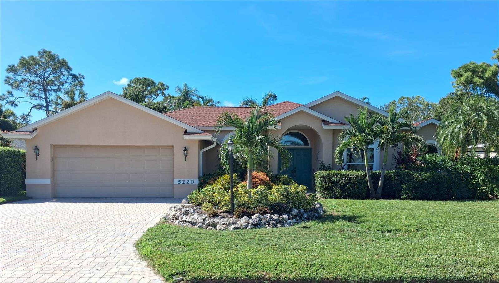 5220 Sunnydale, Sarasota, FL 34233