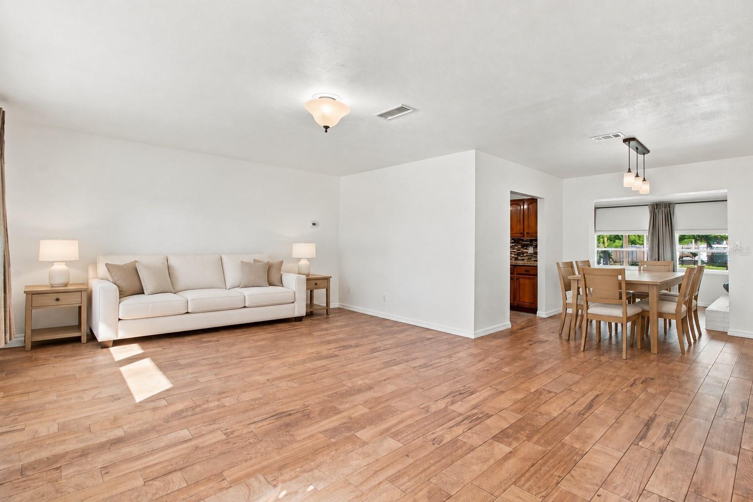 1126 Carmella, Sarasota, FL 34243