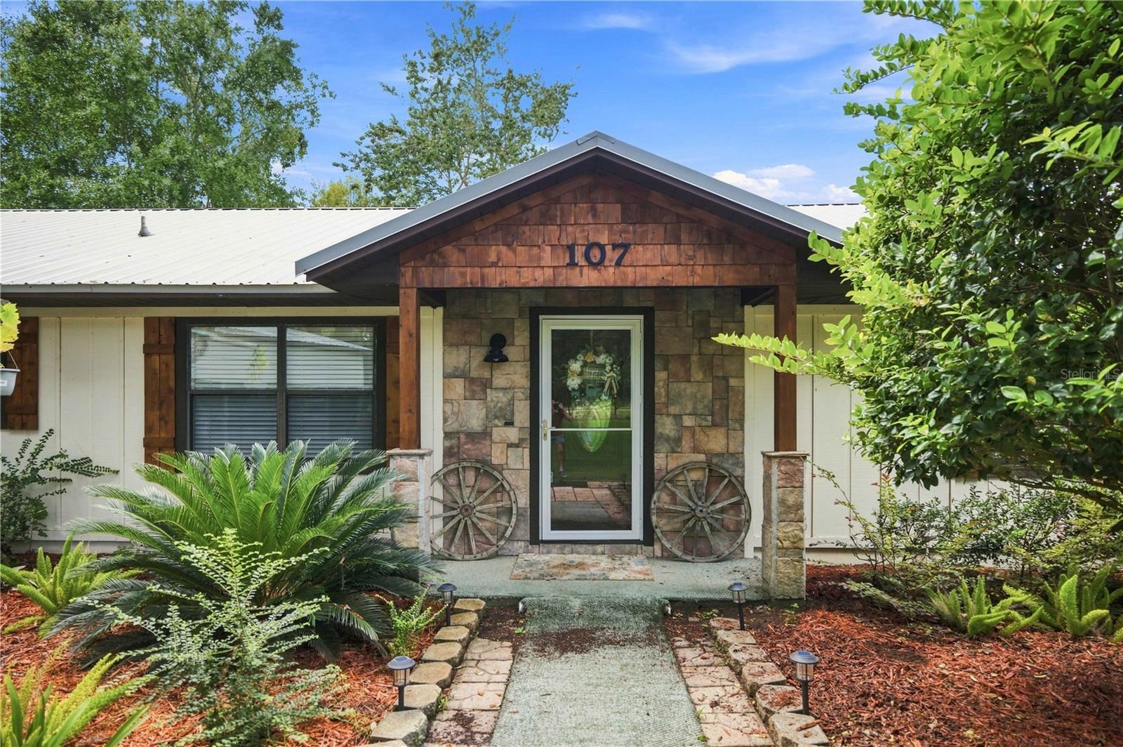 107 Church Lake, Interlachen, FL 32148