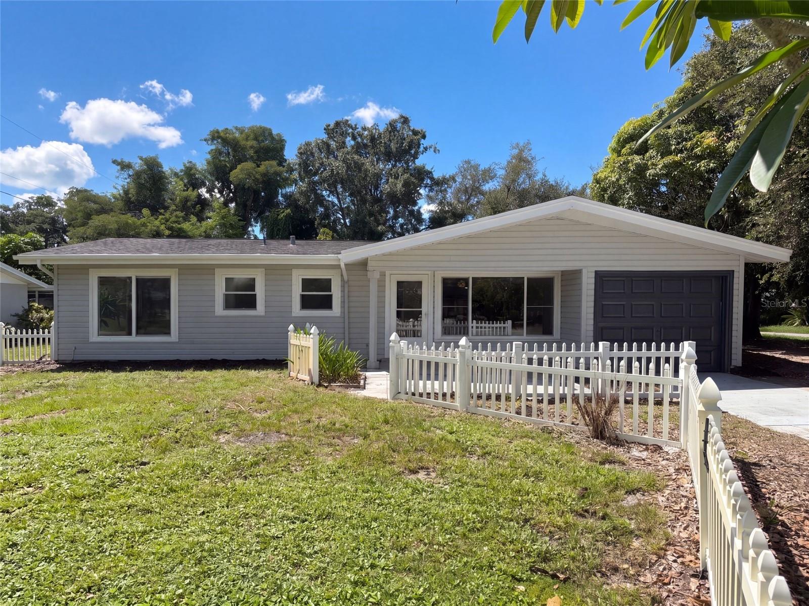 3010 Hatton, Sarasota, FL 34237