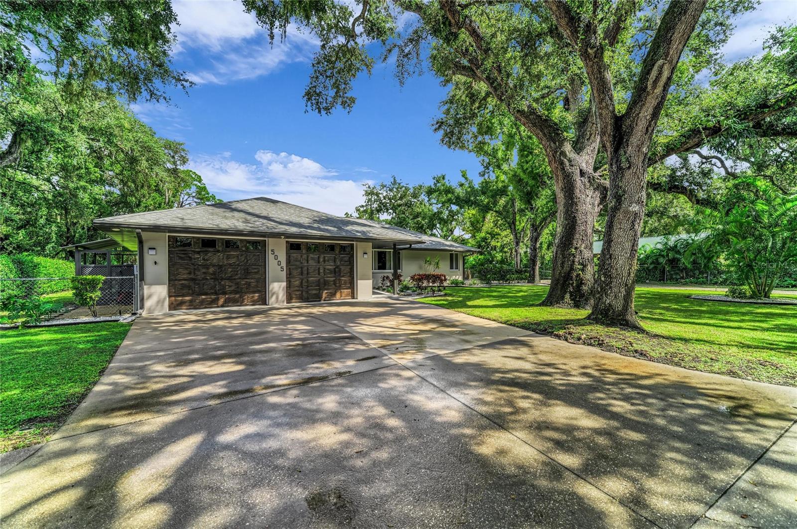 5005 10th, Bradenton, FL 34203