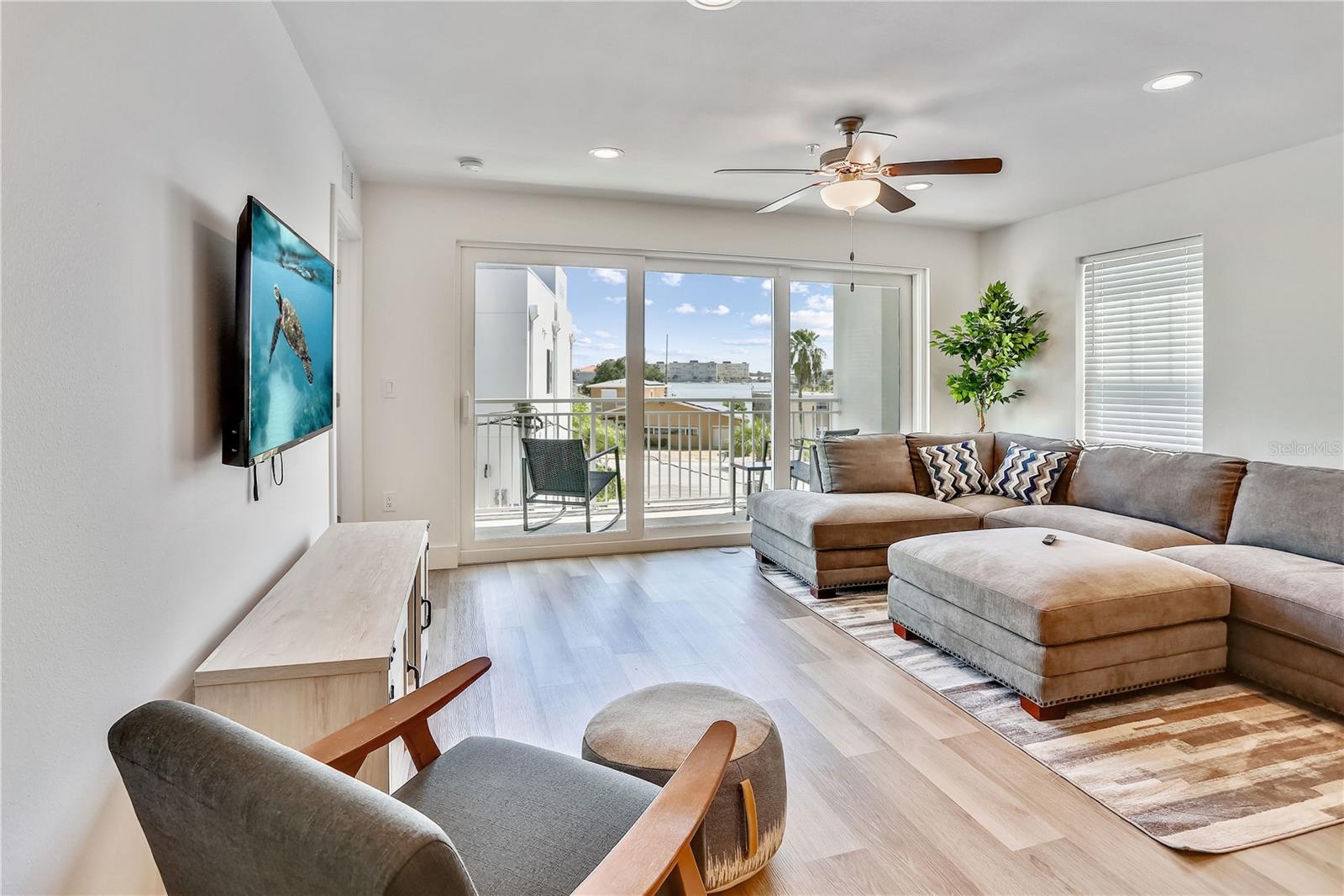 15305 1st Unit 305, Madeira Beach, FL 33708