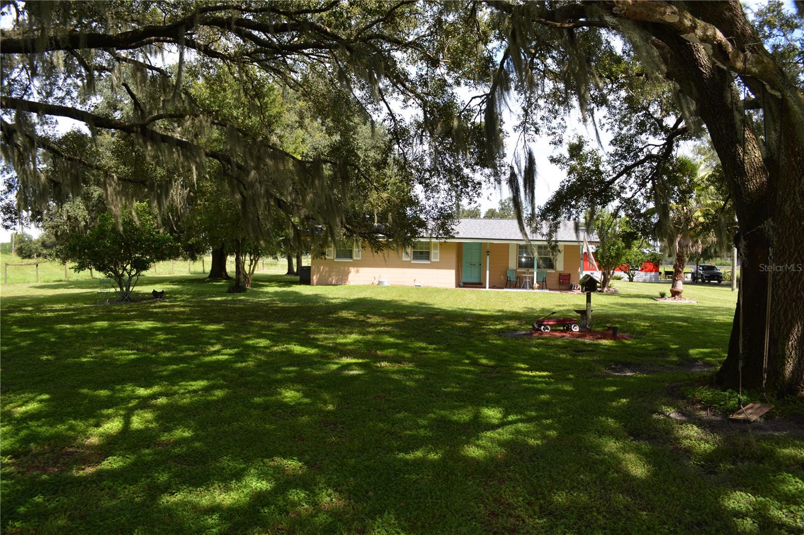 7826 Cr 736, Center Hill, FL 33514