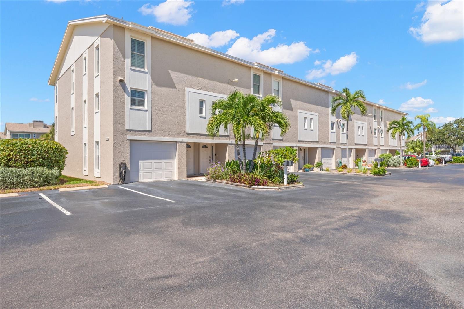 255 Capri Unit 30, Treasure Island, FL 33706