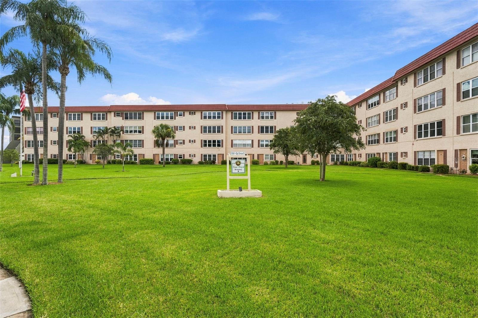 9950 62nd Unit 408, St Petersburg, FL 33708